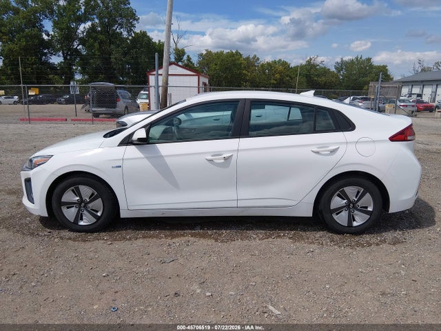 2020 Hyundai Ioniq Hybrid Blue მანქანა იყიდება აუქციონზე, vin: KMHC65LC0LU220942, აუქციონის ნომერი: 45706519