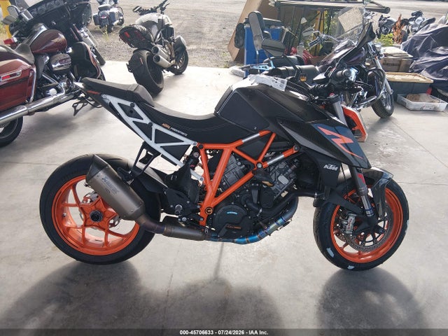 KTM 1290 Super Duke R 2017 VBKV39406HM961118 Image 12
