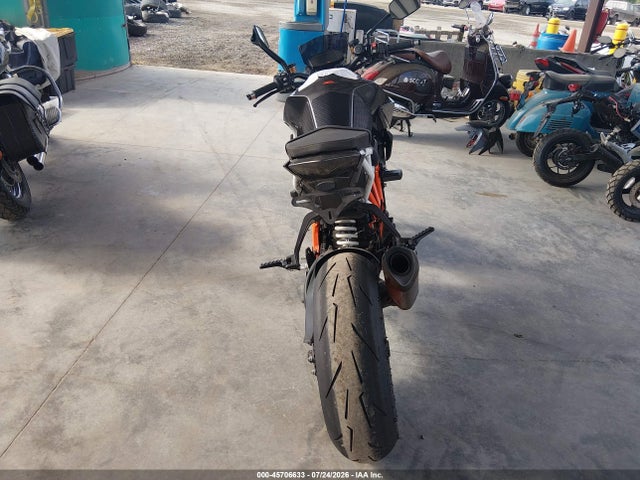 KTM 1290 Super Duke R 2017 VBKV39406HM961118 Image 6