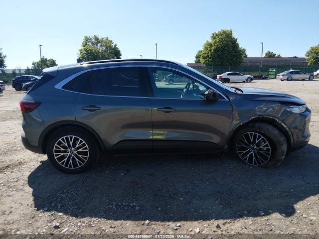 1FMCU0E11SUA55728 Ford Escape Phev