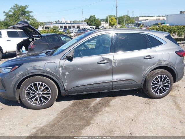 1FMCU0E11SUA55728 Ford Escape Phev
