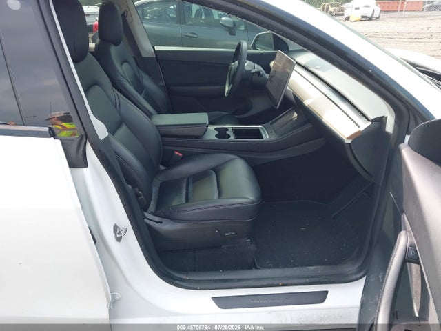 45706764 :رقم المزاد ، 5YJYGDEEXMF266742 vin ، 2021 Tesla Model Y Long Range Dual Motor All-wheel Drive مزاد بيع