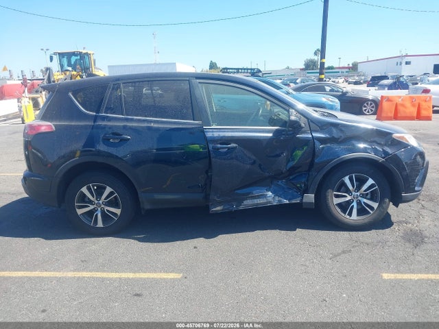 Toyota Rav4 Xle 2017 JTMWFREV2HJ146178 Image 13