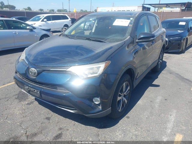 Toyota Rav4 Xle 2017 JTMWFREV2HJ146178 Image 2