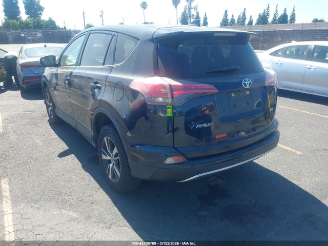 Toyota Rav4 Xle 2017 JTMWFREV2HJ146178 Image 3