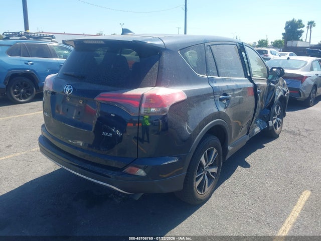 Toyota Rav4 Xle 2017 JTMWFREV2HJ146178 Image 4