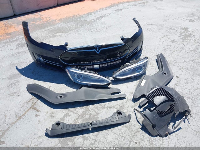 45706786 :رقم المزاد ، 5YJSA1H25FFP79746 vin ، 2015 Tesla Model S 70d/85d/p85d مزاد بيع