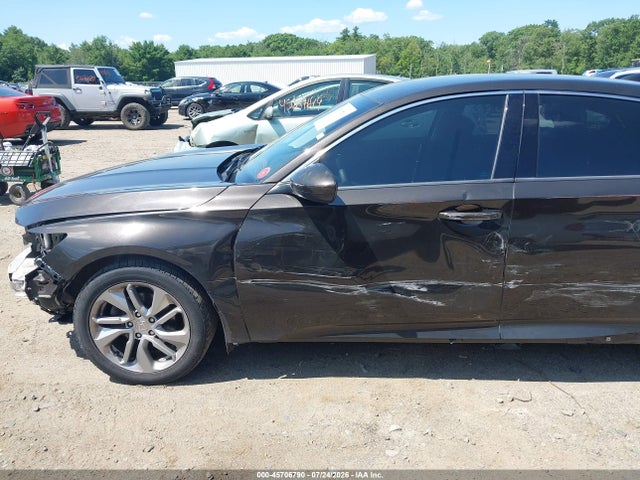 Honda ACCORD LX 2018 1HGCV1F19JA018773 Image 18