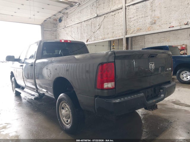 45706794 :رقم المزاد ، 3C6TR5HT4JG149918 vin ، 2018 Ram 2500 Tradesman  4x4 8' Box مزاد بيع
