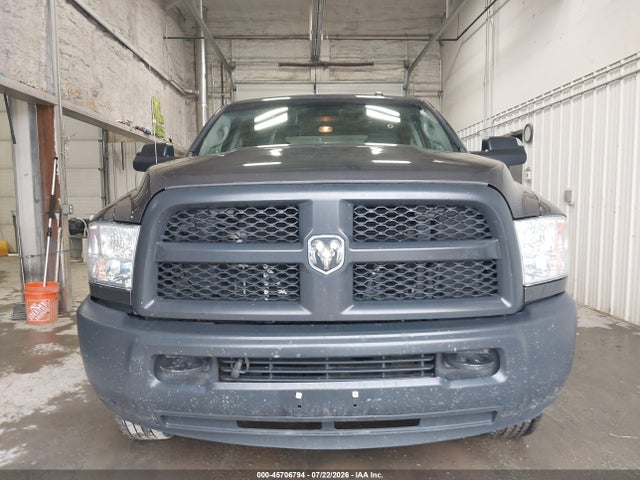 45706794 :رقم المزاد ، 3C6TR5HT4JG149918 vin ، 2018 Ram 2500 Tradesman  4x4 8' Box مزاد بيع