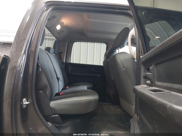 45706794 :رقم المزاد ، 3C6TR5HT4JG149918 vin ، 2018 Ram 2500 Tradesman  4x4 8' Box مزاد بيع