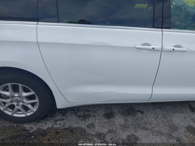 Aukcja sprzedaży 2024 Chrysler Pacifica Touring L, vin: 2C4RC1BG8RR182225, numer aukcji: 45706843