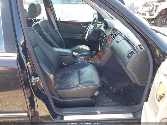 45706871 :رقم المزاد ، WDBJF82J92X065820 vin ، 2002 Mercedes-benz E 320 4m/4m Special Edition مزاد بيع