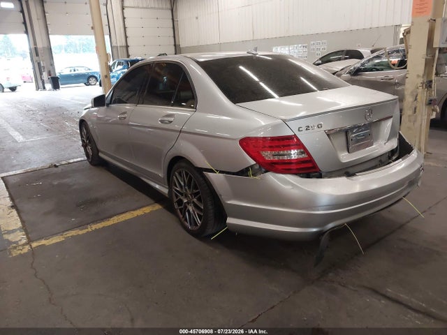 2012 Mercedes-benz C 250 Sport მანქანა იყიდება აუქციონზე, vin: WDDGF4HB6CR197322, აუქციონის ნომერი: 45706908