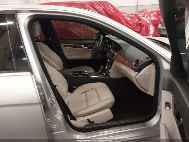 2012 Mercedes-benz C 250 Sport მანქანა იყიდება აუქციონზე, vin: WDDGF4HB6CR197322, აუქციონის ნომერი: 45706908