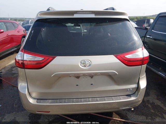 2015 Toyota Sienna Le 8 Passenger მანქანა იყიდება აუქციონზე, vin: 5TDKK3DC5FS631387, აუქციონის ნომერი: 45706913