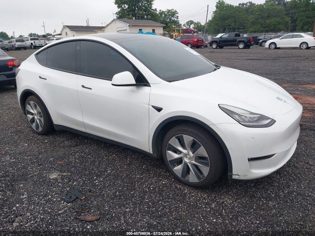 Продаж на аукціоні авто 2022 Tesla Model Y Long Range Dual Motor All-wheel Drive, vin: 7SAYGAEE1NF363802, номер лоту: 45706936