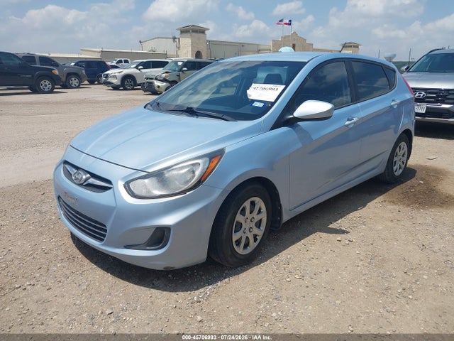 45706993 :رقم المزاد ، KMHCT5AE4DU138100 vin ، 2013 Hyundai Accent Gs مزاد بيع