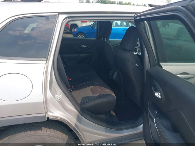 45707042 :رقم المزاد ، 1C4PJMCB1KD486670 vin ، 2019 Jeep Cherokee Latitude 4x4 مزاد بيع