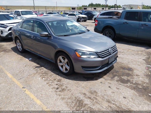 2013 Volkswagen Passat 2.5l Se მანქანა იყიდება აუქციონზე, vin: 1VWBH7A35DC128044, აუქციონის ნომერი: 45707079