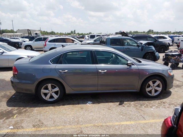 2013 Volkswagen Passat 2.5l Se მანქანა იყიდება აუქციონზე, vin: 1VWBH7A35DC128044, აუქციონის ნომერი: 45707079