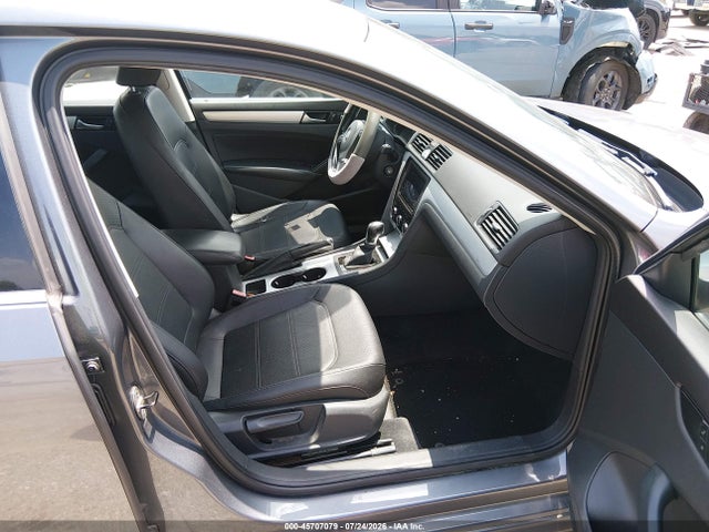 2013 Volkswagen Passat 2.5l Se მანქანა იყიდება აუქციონზე, vin: 1VWBH7A35DC128044, აუქციონის ნომერი: 45707079