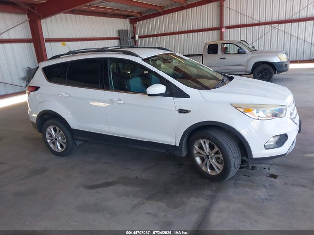1FMCU9GD3JUA97876 Ford ESCAPE SE