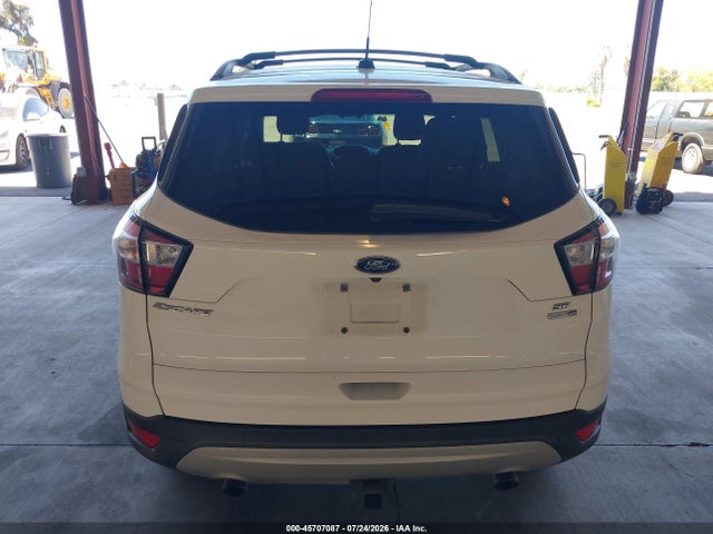 1FMCU9GD3JUA97876 Ford ESCAPE SE