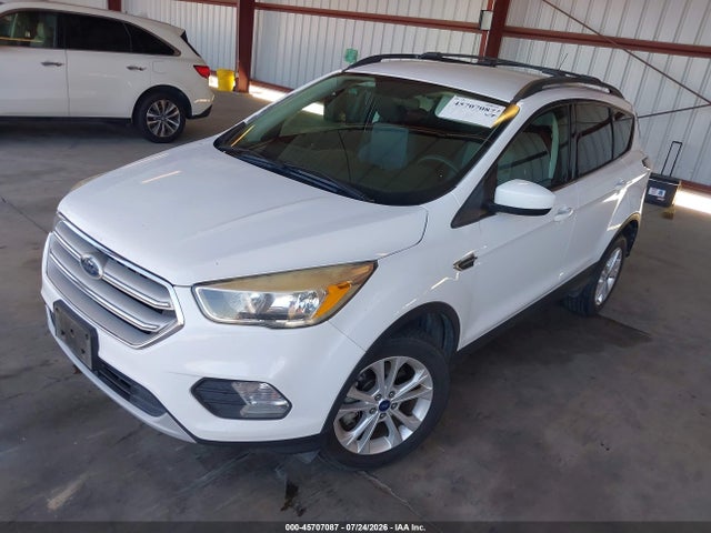 1FMCU9GD3JUA97876 Ford ESCAPE SE