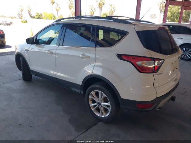 1FMCU9GD3JUA97876 Ford ESCAPE SE