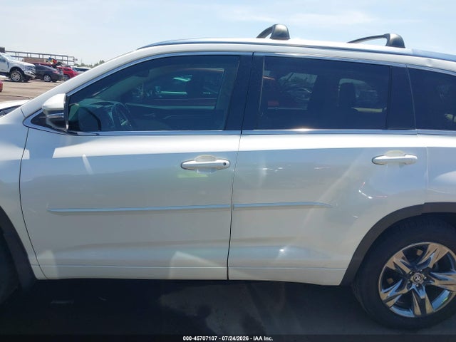 Toyota Highlander Limited Platinum 2018 5TDDZRFH8JS898726 Image 14