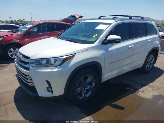 Toyota Highlander Limited Platinum 2018 5TDDZRFH8JS898726 Image 2