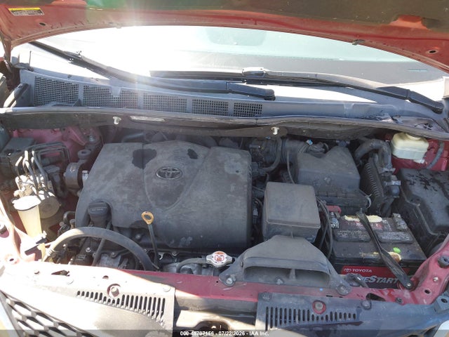 5TDXZ3DC4HS878727 Toyota Sienna Se 8 Passenger