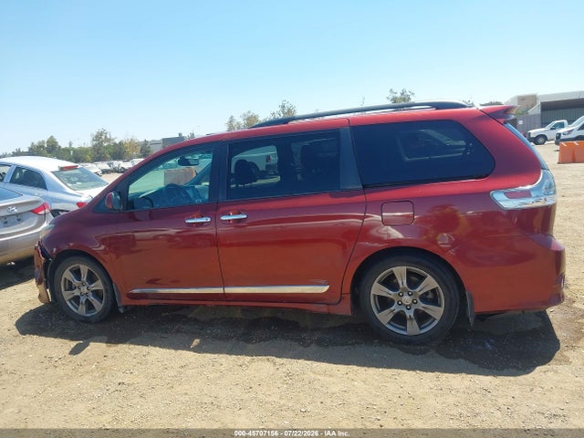 5TDXZ3DC4HS878727 Toyota Sienna Se 8 Passenger