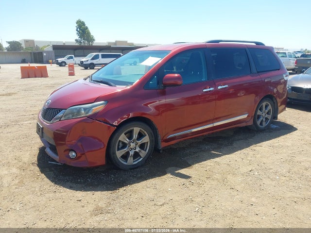 5TDXZ3DC4HS878727 Toyota Sienna Se 8 Passenger