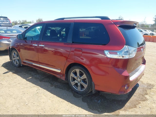 5TDXZ3DC4HS878727 Toyota Sienna Se 8 Passenger