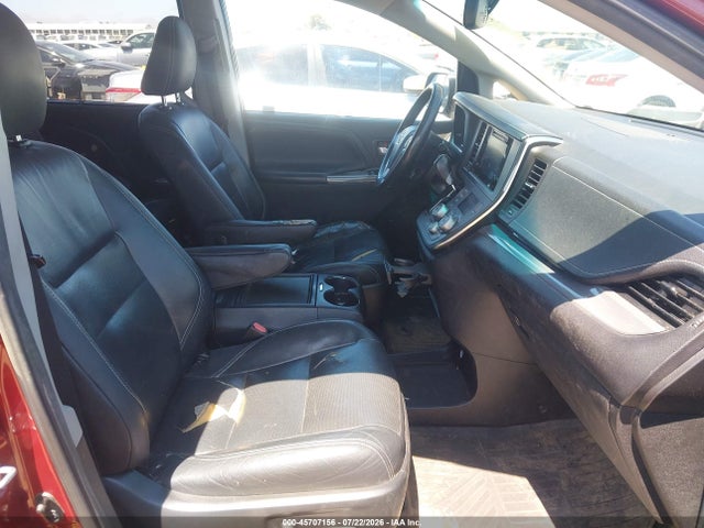 5TDXZ3DC4HS878727 Toyota Sienna Se 8 Passenger