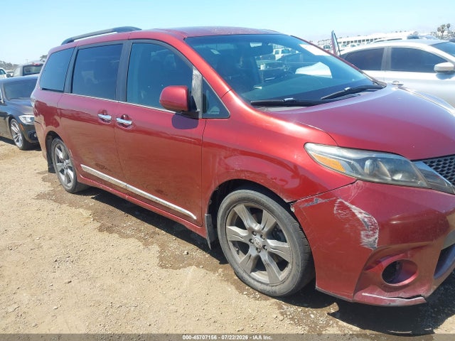 5TDXZ3DC4HS878727 Toyota Sienna Se 8 Passenger