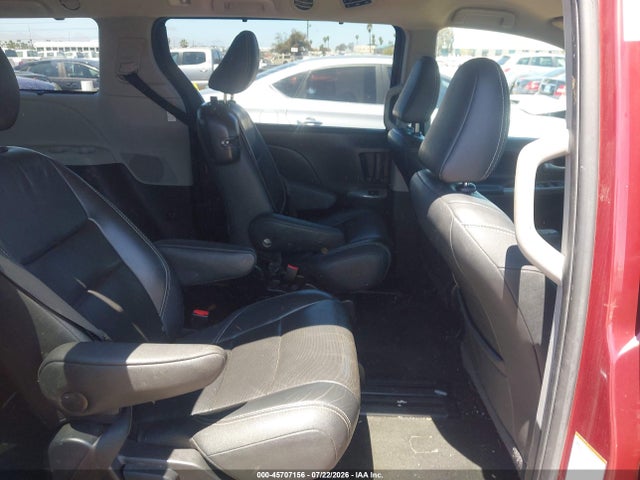 5TDXZ3DC4HS878727 Toyota Sienna Se 8 Passenger