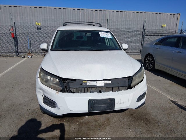 WVGAV3AX8EW530784 Volkswagen TIGUAN S
