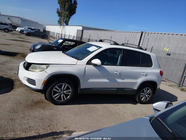 WVGAV3AX8EW530784 Volkswagen TIGUAN S