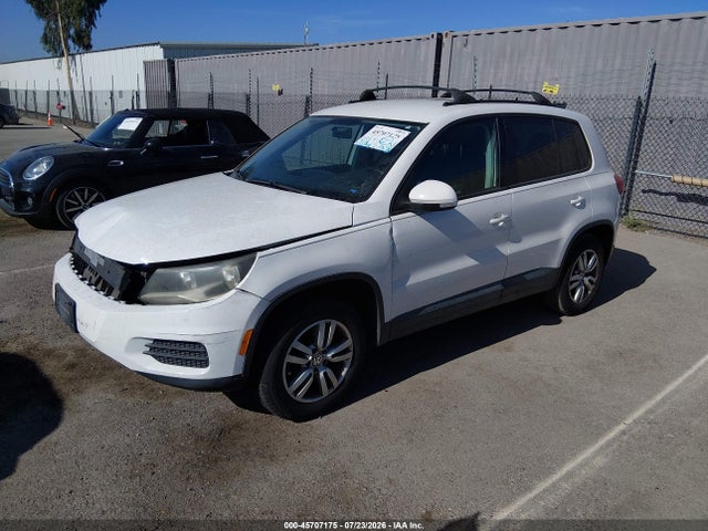 WVGAV3AX8EW530784 Volkswagen TIGUAN S