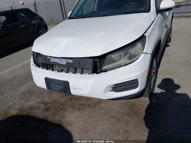 WVGAV3AX8EW530784 Volkswagen TIGUAN S