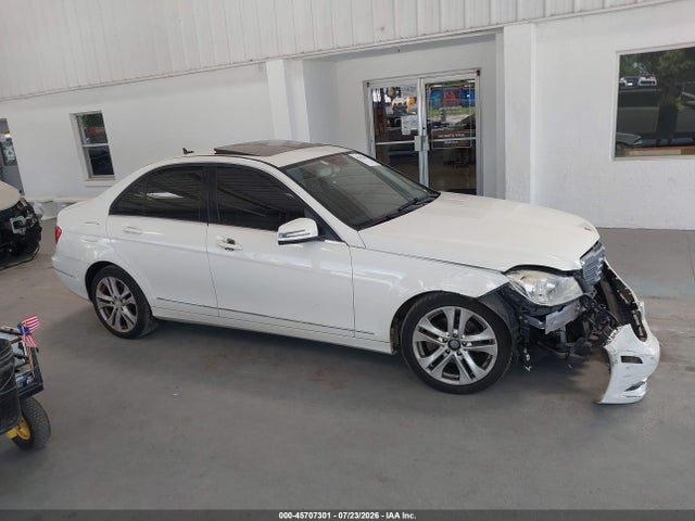 Продажа на аукционе авто 2012 Mercedes-benz C 300, vin: WDDGF8BB8CR191568, номер лота: 45707301