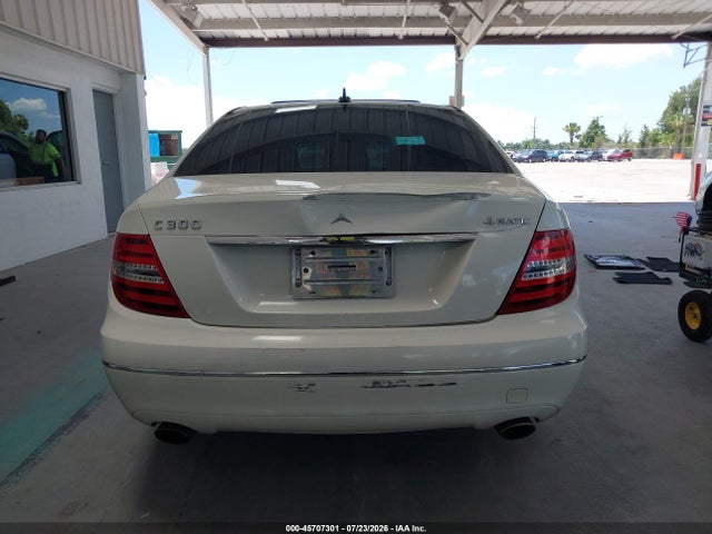 Продажа на аукционе авто 2012 Mercedes-benz C 300, vin: WDDGF8BB8CR191568, номер лота: 45707301