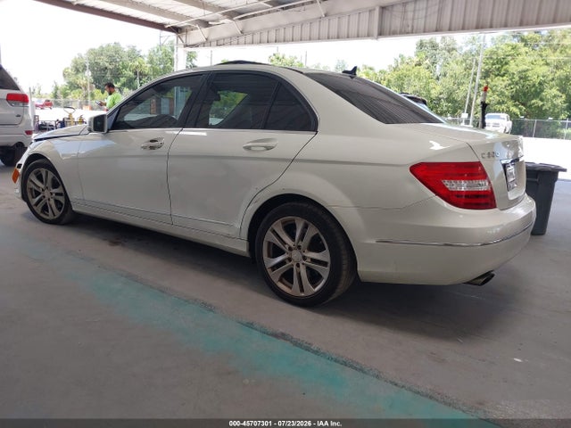 Продажа на аукционе авто 2012 Mercedes-benz C 300, vin: WDDGF8BB8CR191568, номер лота: 45707301