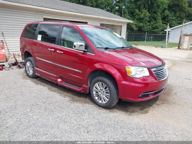2015 Chrysler Town & Country Touring-l მანქანა იყიდება აუქციონზე, vin: 2C4RC1CG5FR721149, აუქციონის ნომერი: 45707346