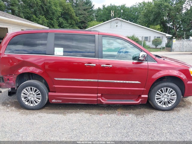 2015 Chrysler Town & Country Touring-l მანქანა იყიდება აუქციონზე, vin: 2C4RC1CG5FR721149, აუქციონის ნომერი: 45707346
