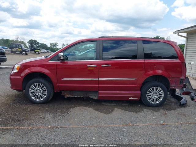 2015 Chrysler Town & Country Touring-l მანქანა იყიდება აუქციონზე, vin: 2C4RC1CG5FR721149, აუქციონის ნომერი: 45707346