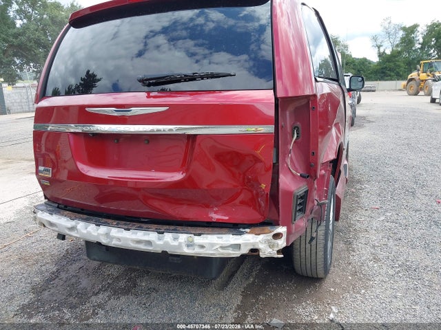 2015 Chrysler Town & Country Touring-l მანქანა იყიდება აუქციონზე, vin: 2C4RC1CG5FR721149, აუქციონის ნომერი: 45707346